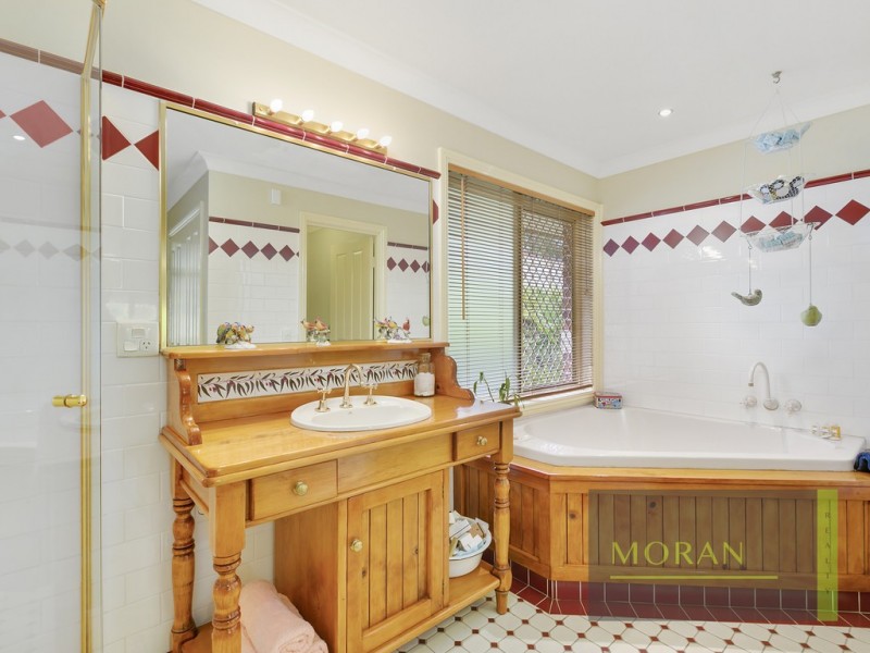 9 Parish Court, Molendinar QLD 4214