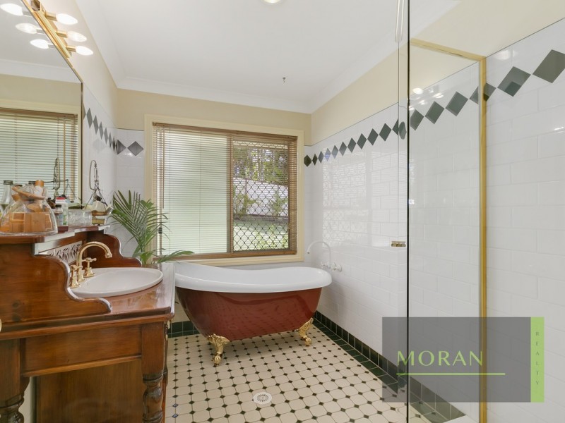 9 Parish Court, Molendinar QLD 4214