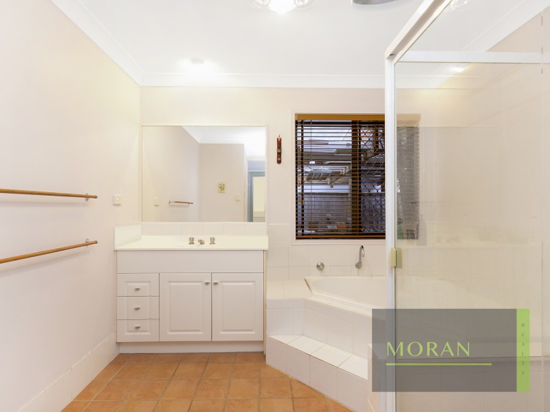 2 Lockwood Place, Molendinar QLD 4214