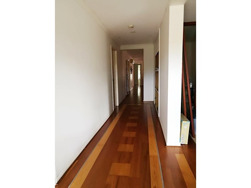 32 Crestwood Drive, Molendinar QLD 4214