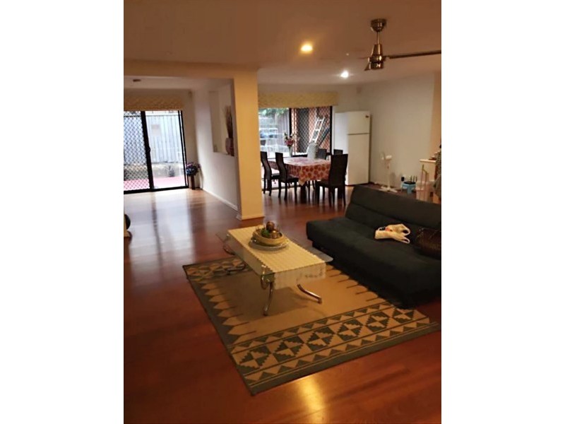 32 Crestwood Drive, Molendinar QLD 4214