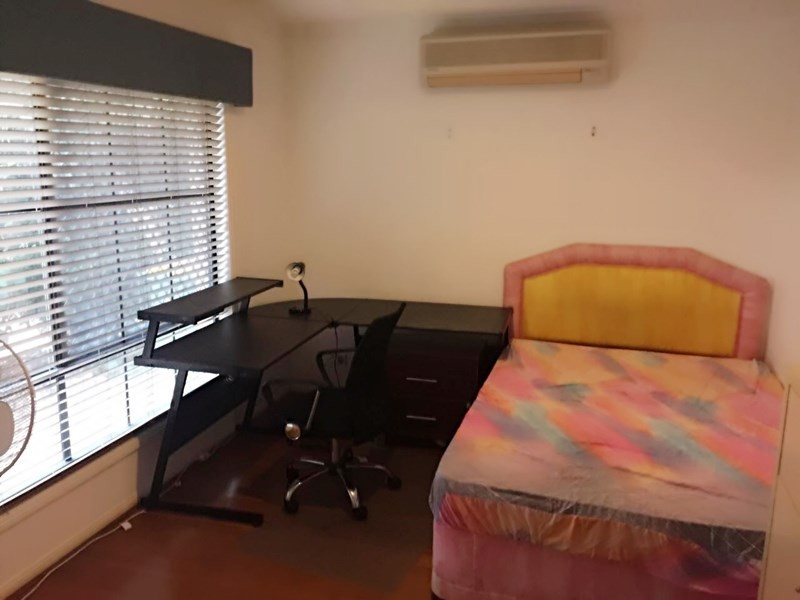 32 Crestwood Drive, Molendinar QLD 4214