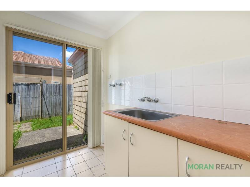 8 Sugargum Court, Molendinar QLD 4214