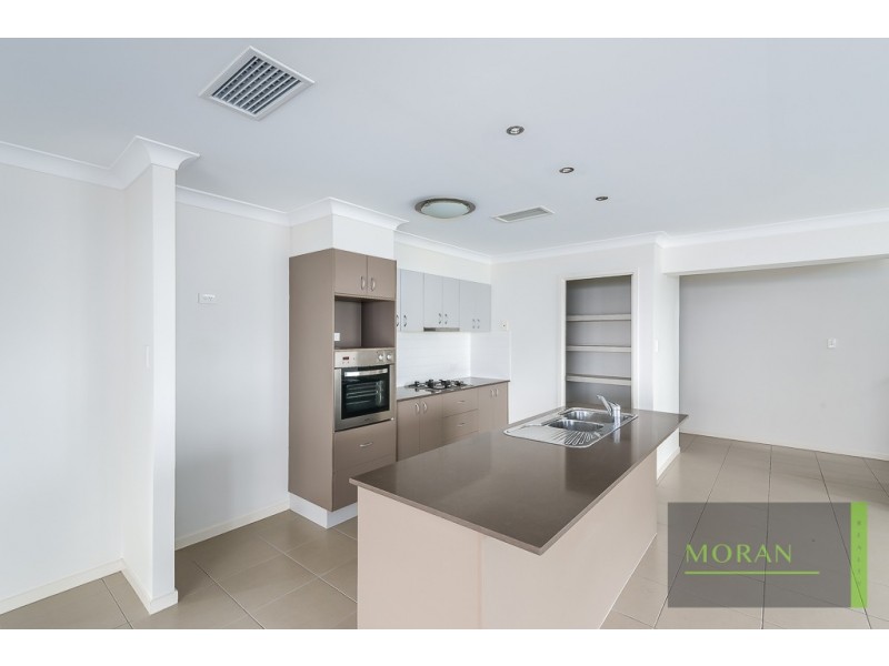 58 Highcrest Circuit, Molendinar QLD 4214