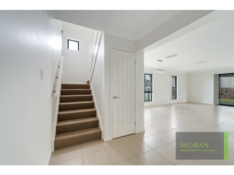 58 Highcrest Circuit, Molendinar QLD 4214