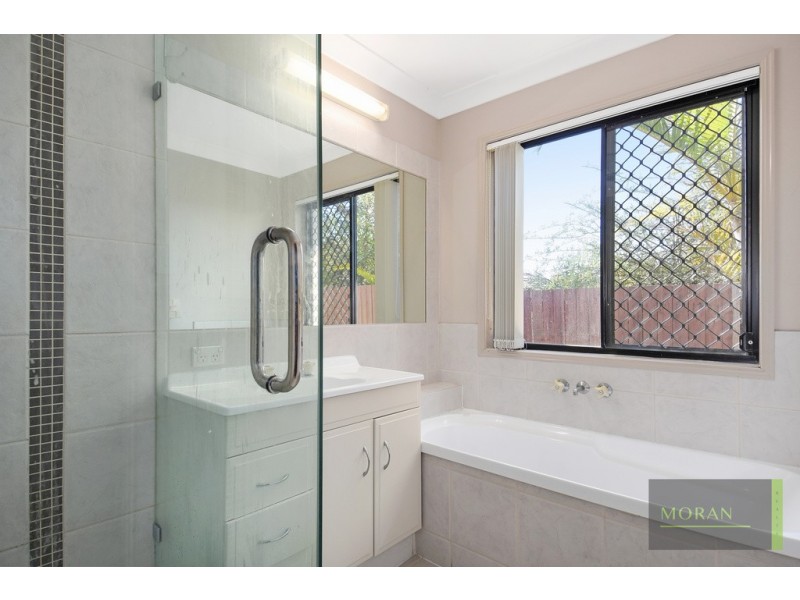 4 Silkwood Way, Molendinar QLD 4214