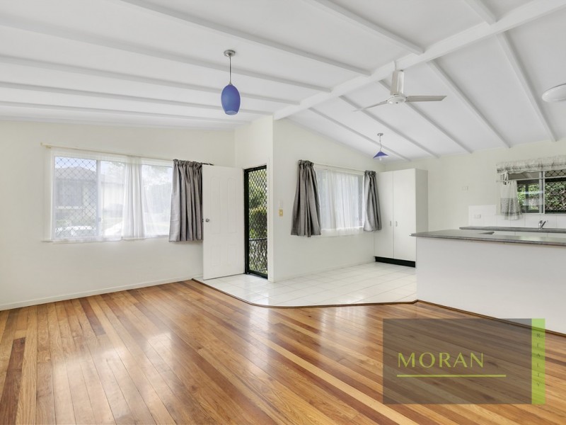 9 Nevenia Street, Labrador QLD 4215