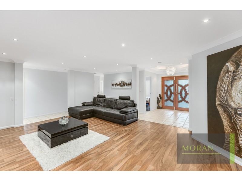 64 Crestwood Drive, Molendinar QLD 4214