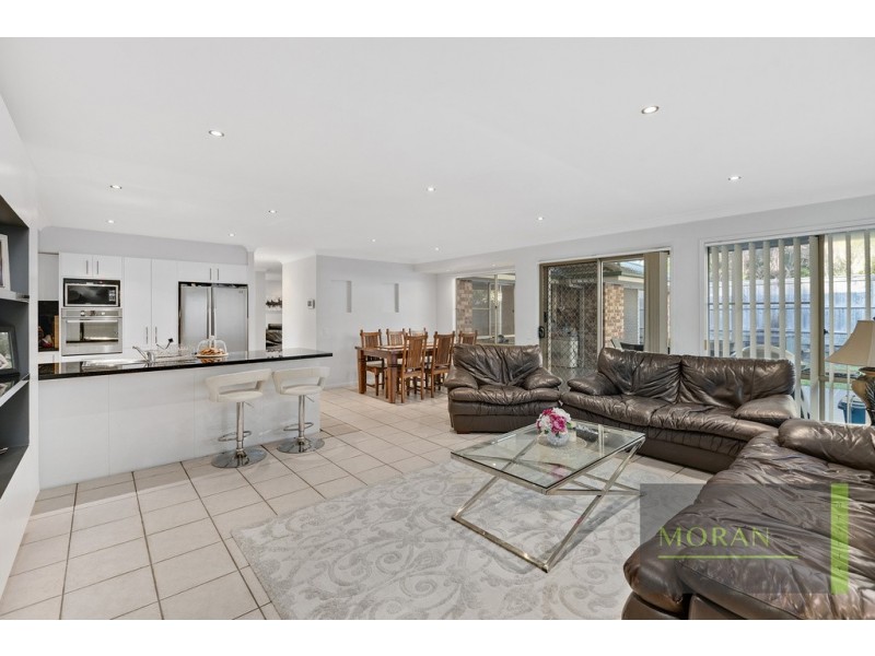 64 Crestwood Drive, Molendinar QLD 4214