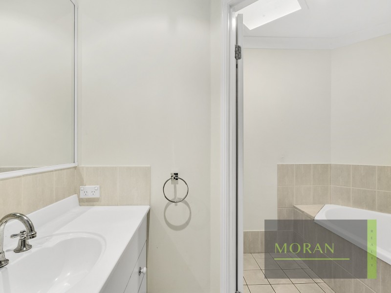 1/1 Marybeth Crescent, Molendinar QLD 4214
