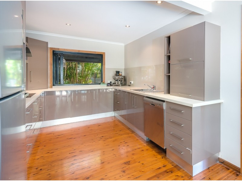 11 Sturt Street, Molendinar QLD 4214