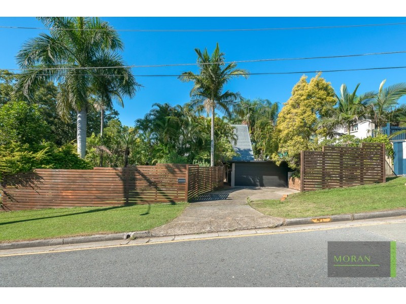 11 Sturt Street, Molendinar QLD 4214