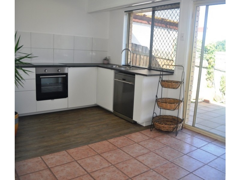 1/42 Mcmillan Street, Labrador QLD 4215
