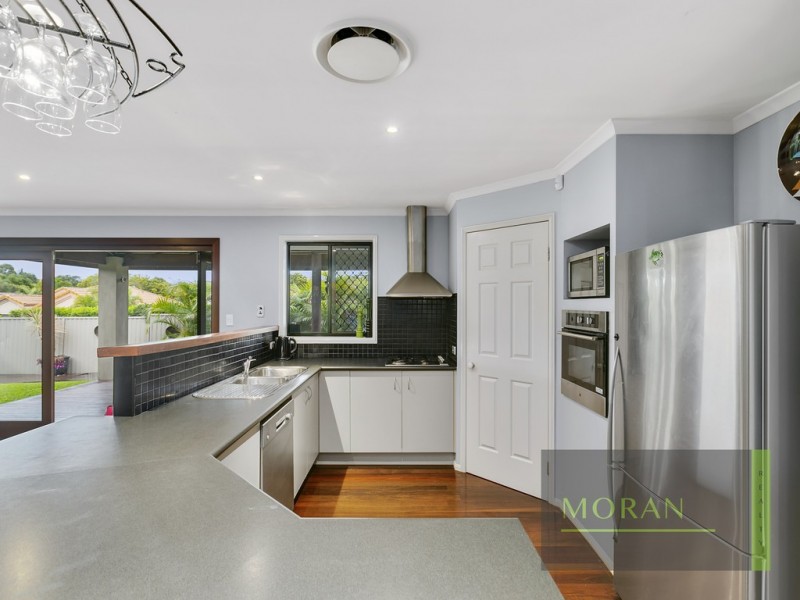 15 Dellwood Circuit, Molendinar QLD 4214