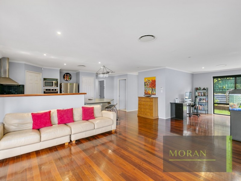 15 Dellwood Circuit, Molendinar QLD 4214