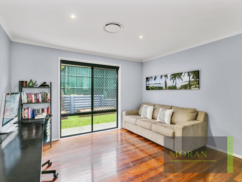 15 Dellwood Circuit, Molendinar QLD 4214