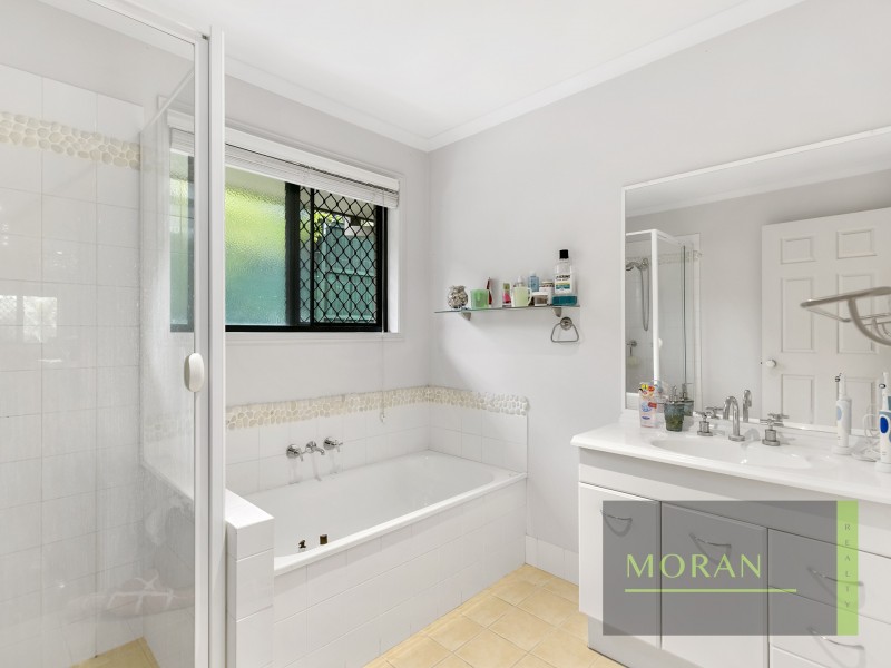 15 Dellwood Circuit, Molendinar QLD 4214