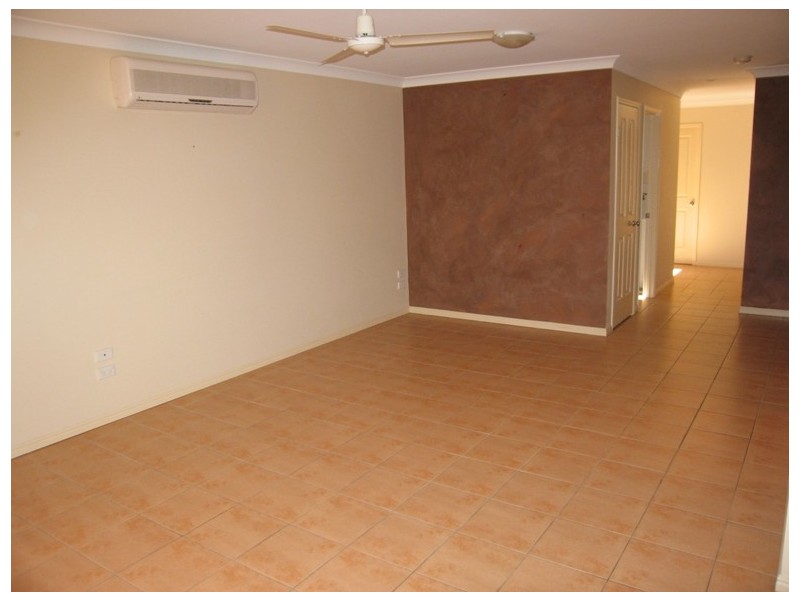 2/14 Marybeth Crescent, Molendinar QLD 4214