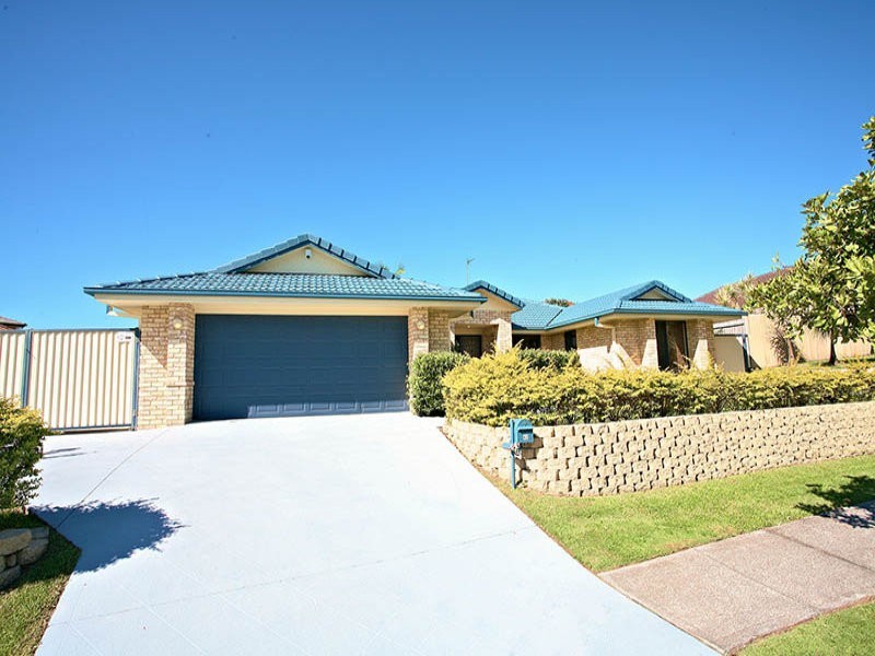 82 Crestwood Drive, Molendinar QLD 4214