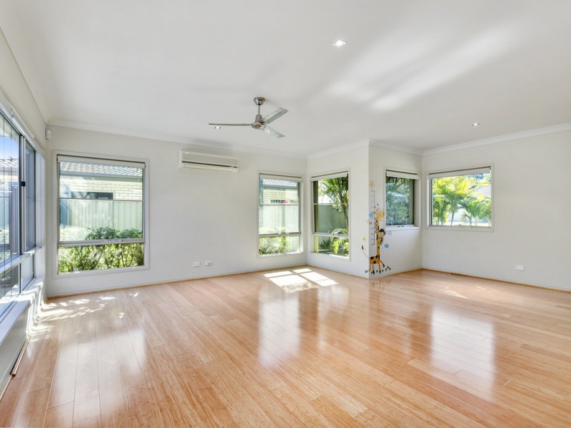 42 Highcrest Circuit, Molendinar QLD 4214