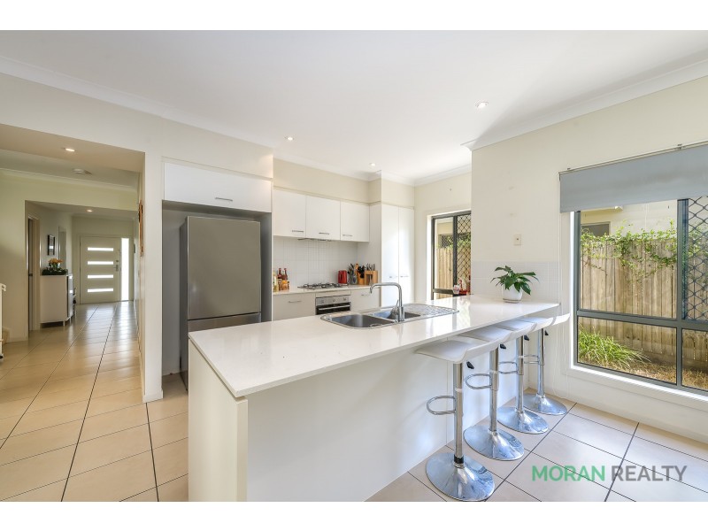 28 Highcrest Circuit, Molendinar QLD 4214