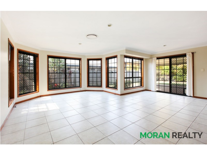 181 Crestwood Drive, Molendinar QLD 4214