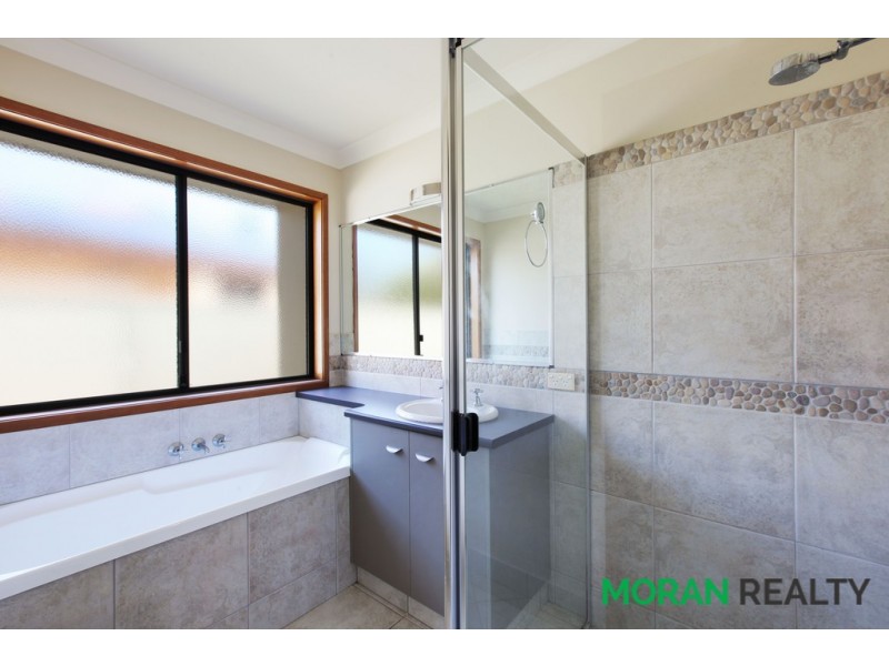 181 Crestwood Drive, Molendinar QLD 4214