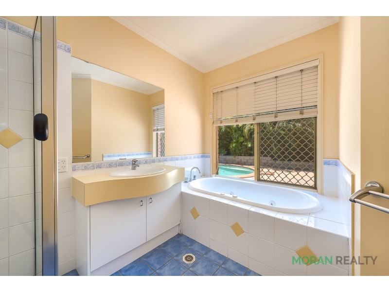 21 Lillywood Circuit, Molendinar QLD 4214