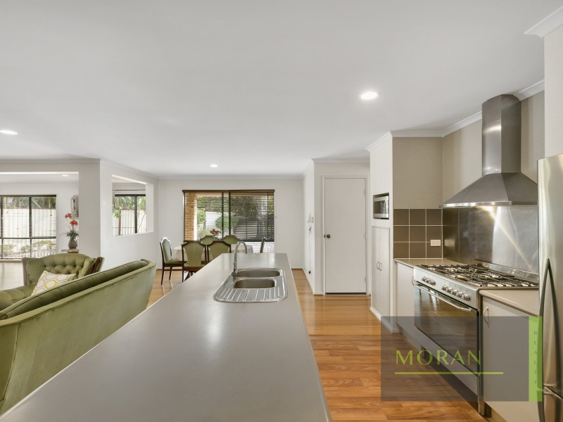 5 Wattlebrush Grove, Molendinar QLD 4214