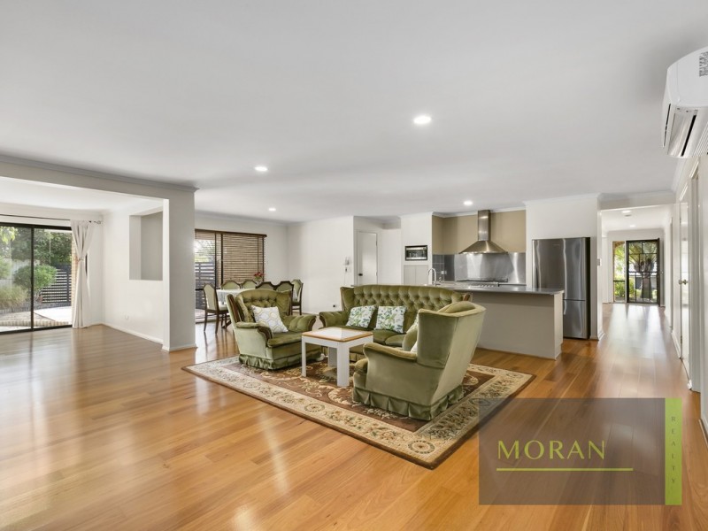 5 Wattlebrush Grove, Molendinar QLD 4214