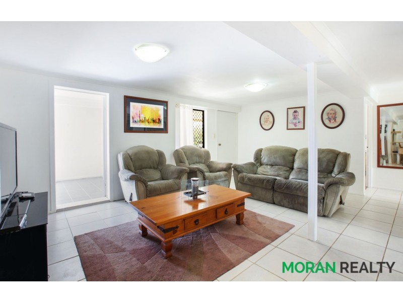 12 Tasman Avenue, Molendinar QLD 4214