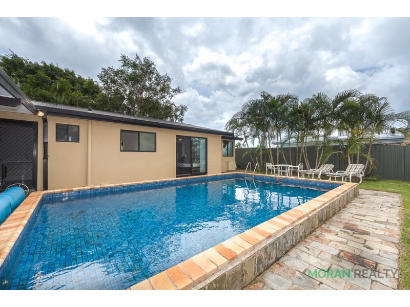 67 Morala Avenue, Runaway Bay QLD 4216