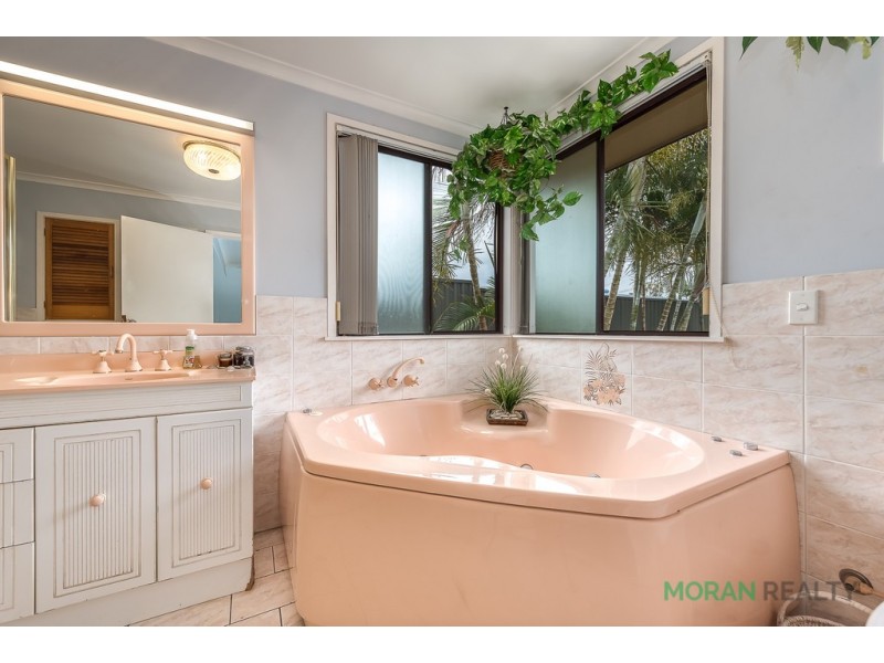 67 Morala Avenue, Runaway Bay QLD 4216