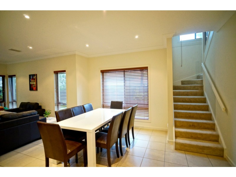 23 Lockwood Place, Molendinar QLD 4214