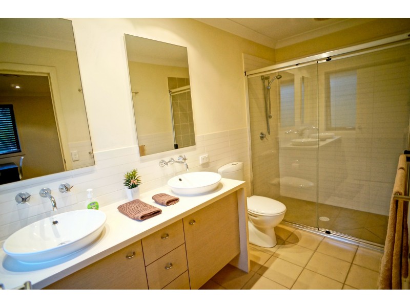 23 Lockwood Place, Molendinar QLD 4214