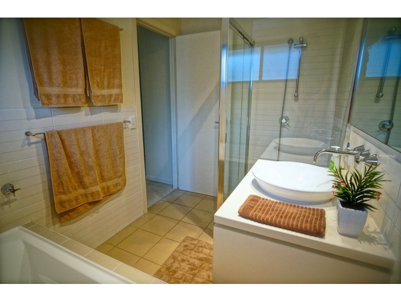 23 Lockwood Place, Molendinar QLD 4214