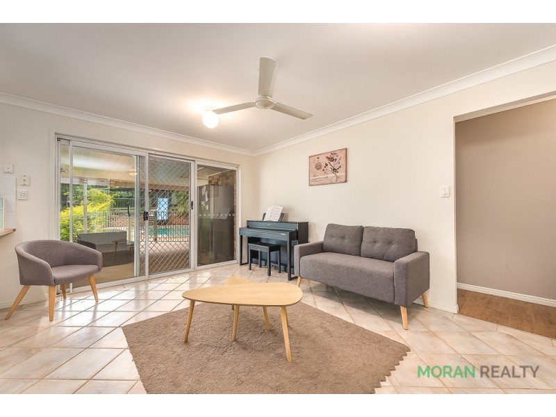 9 Watford Crescent, Molendinar QLD 4214
