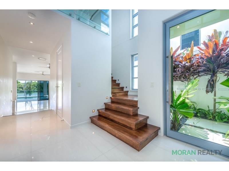 3032A The Boulevarde, Benowa QLD 4217