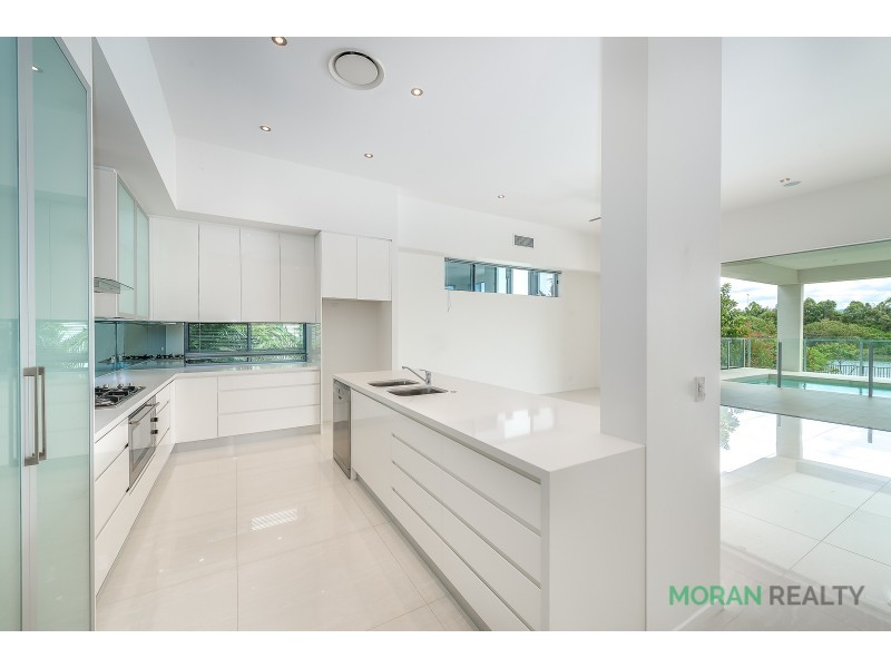 3032A The Boulevarde, Benowa QLD 4217