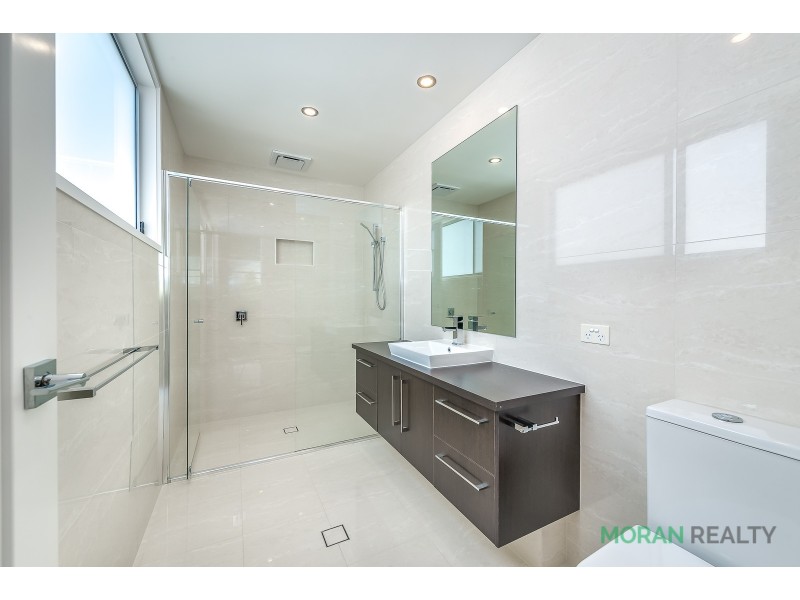 3032A The Boulevarde, Benowa QLD 4217