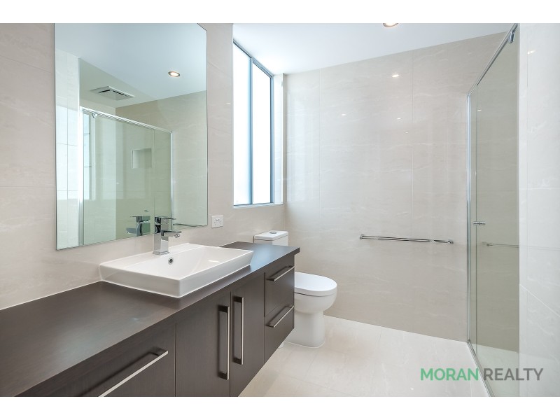 3032A The Boulevarde, Benowa QLD 4217