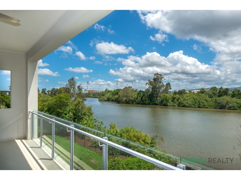 3032A The Boulevarde, Benowa QLD 4217