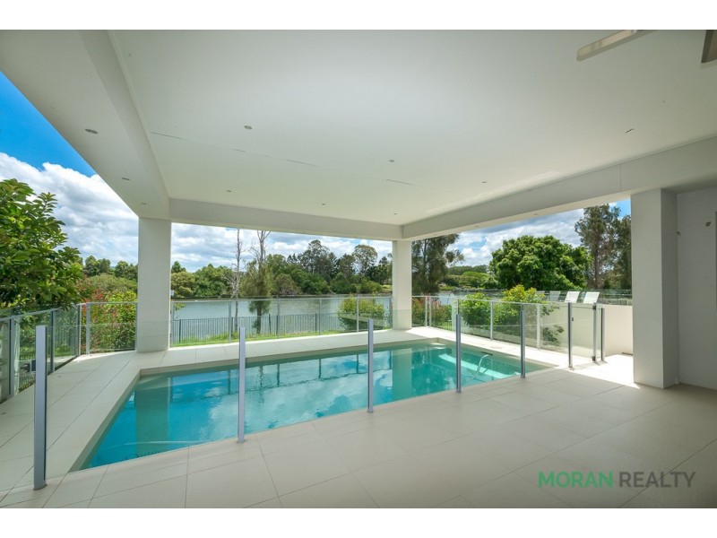 3032A The Boulevarde, Benowa QLD 4217