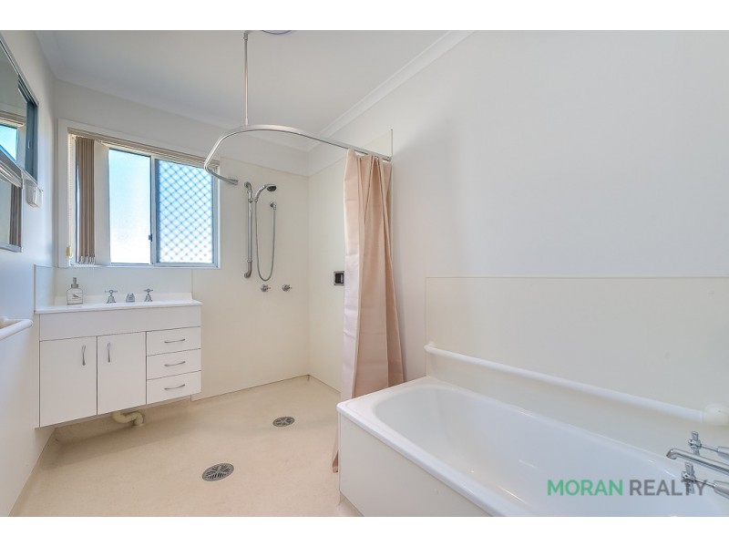 40 Bloodwood Crescent, Molendinar QLD 4214