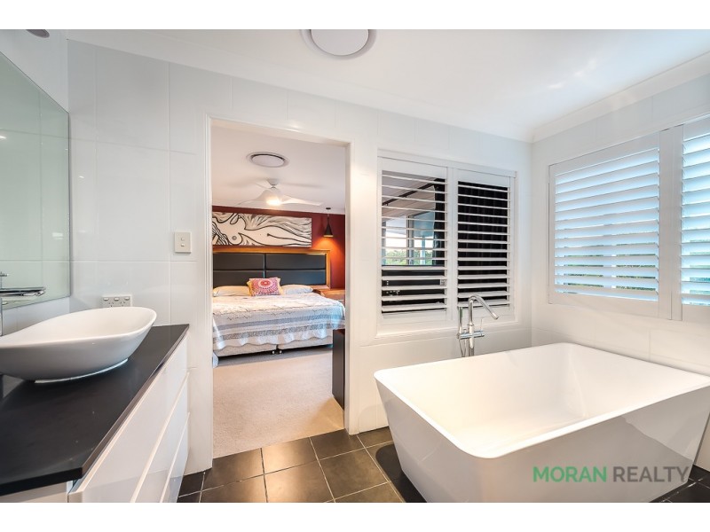 10 Leopard Tree Place, Molendinar QLD 4214