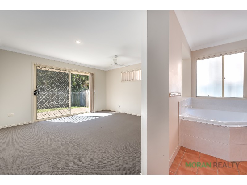 18 Watergum Parade, Molendinar QLD 4214