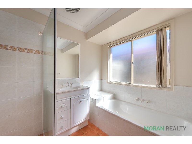 18 Watergum Parade, Molendinar QLD 4214