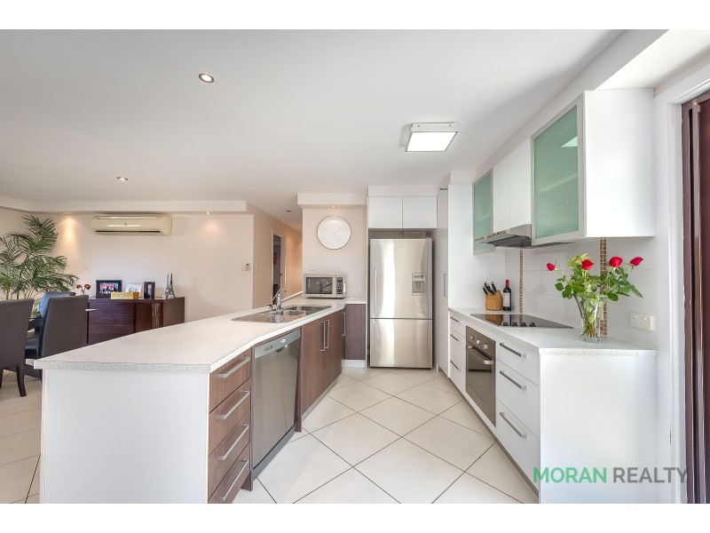 4 Dampier Court, Molendinar QLD 4214