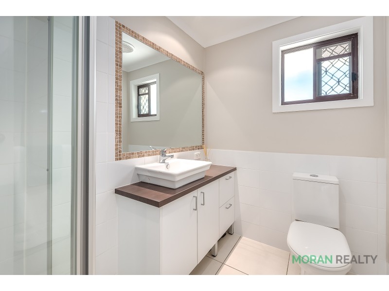 4 Dampier Court, Molendinar QLD 4214