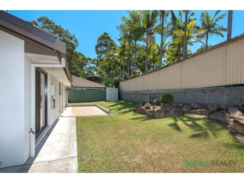 4 Dampier Court, Molendinar QLD 4214